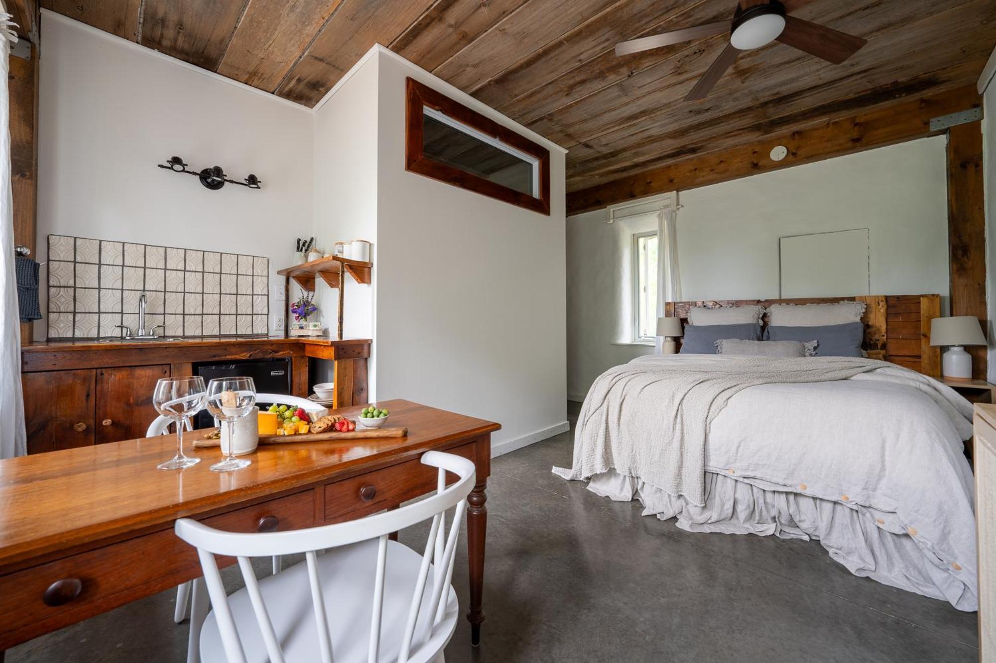 Owl'S Nest Suites Carrying Place Esterno foto