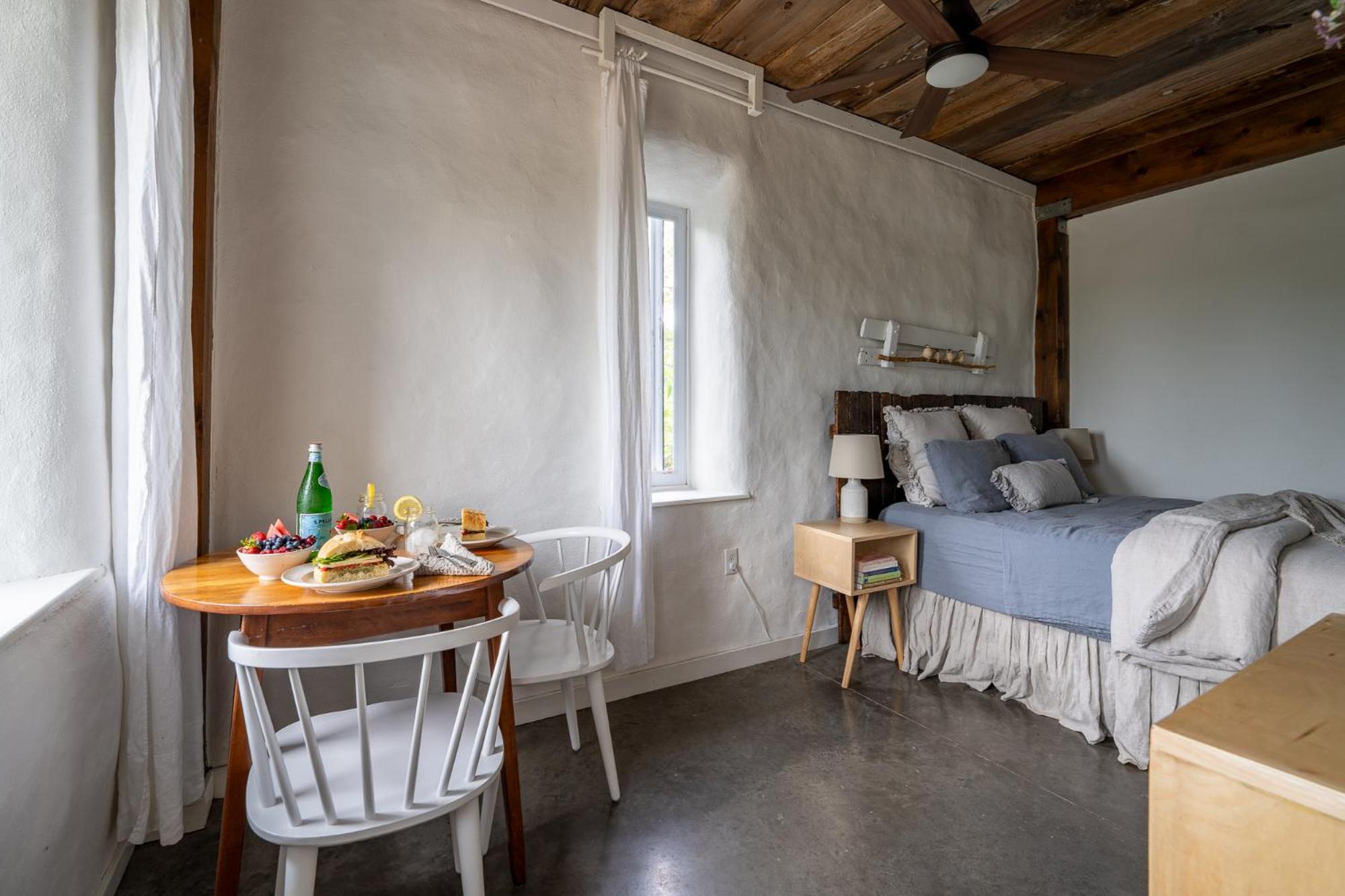 Owl'S Nest Suites Carrying Place Esterno foto