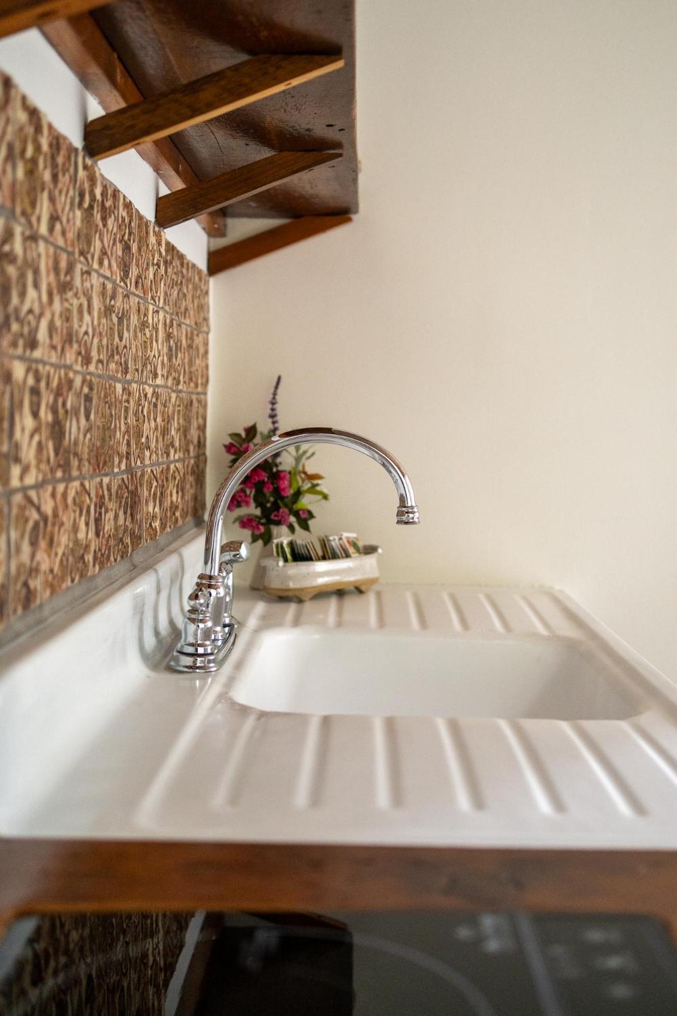 Owl'S Nest Suites Carrying Place Esterno foto