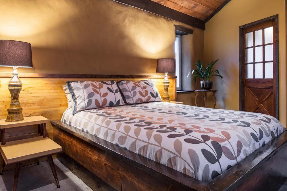 Owl'S Nest Suites Carrying Place Esterno foto