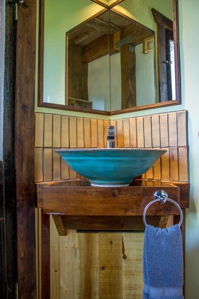 Owl'S Nest Suites Carrying Place Esterno foto